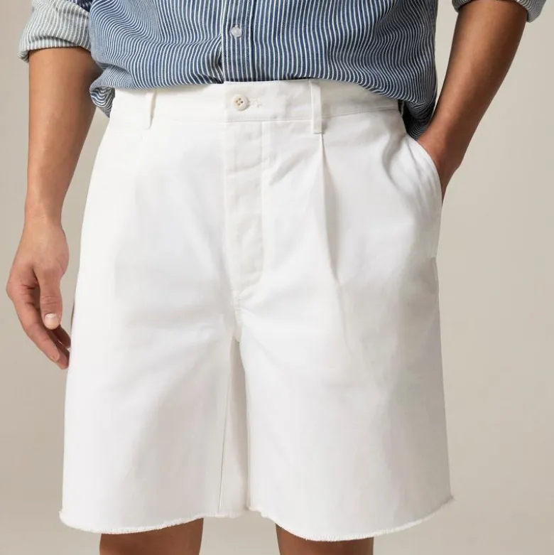 Wallace & Barnes 8" pleated cutoff chino short