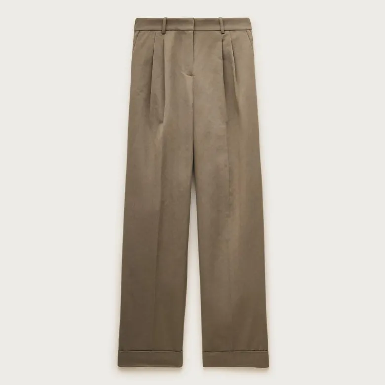 Wide-leg pleated pant