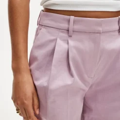 Wide-leg pleated pant