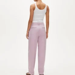 Wide-leg pleated pant